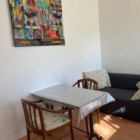 Les Hirondelles Apartment Bessan Exterior photo